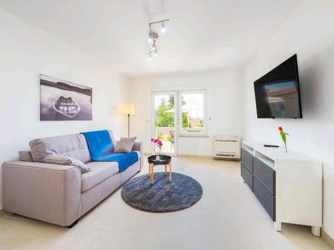 Adriatico Apartment Omišalj Екстериор снимка