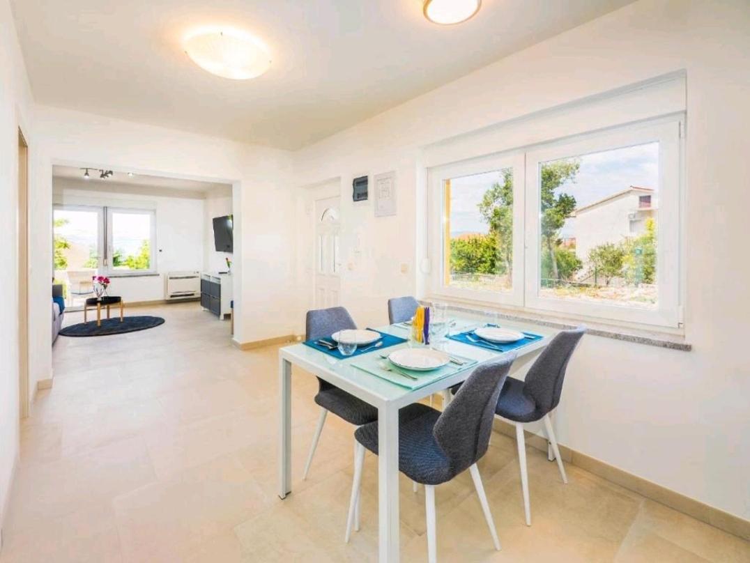 Adriatico Apartment Omišalj Екстериор снимка